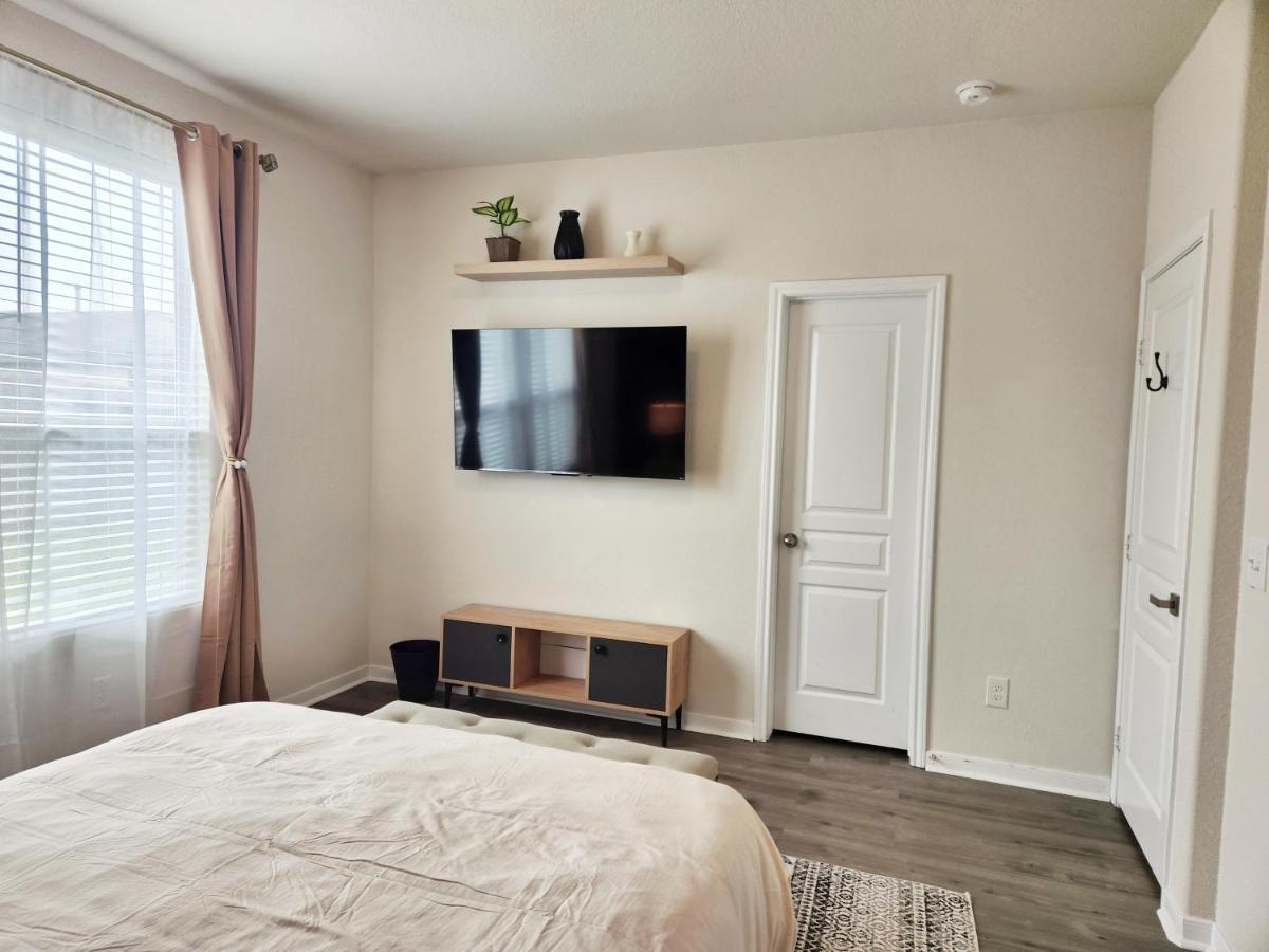 4 Bedroom Home Near Downtown Med Center Nrg Stadium Pearland Skyview Long By Ion Rentals Houston Exterior foto