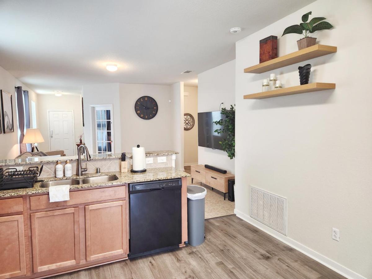 4 Bedroom Home Near Downtown Med Center Nrg Stadium Pearland Skyview Long By Ion Rentals Houston Exterior foto