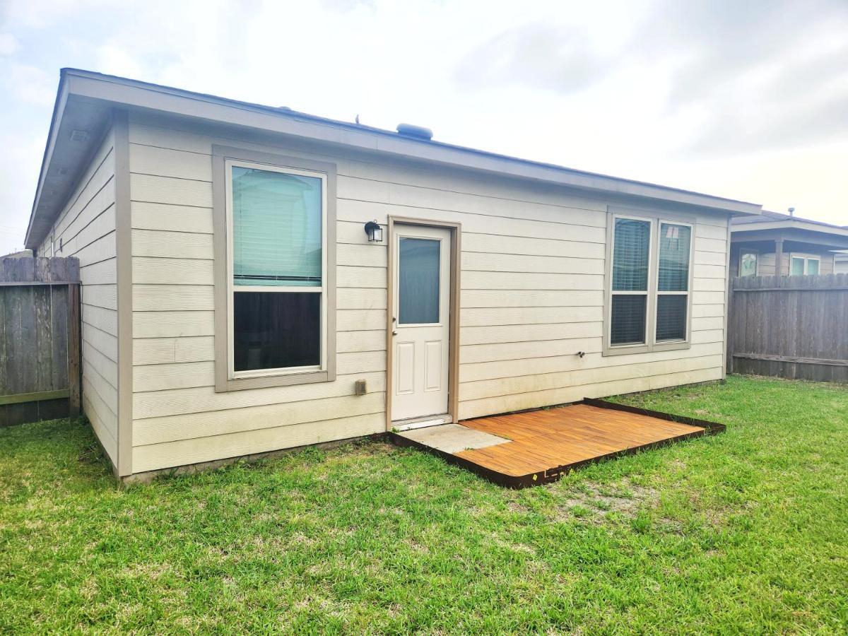 4 Bedroom Home Near Downtown Med Center Nrg Stadium Pearland Skyview Long By Ion Rentals Houston Exterior foto